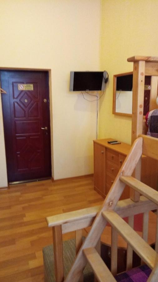 דנייפרופטרובסק Vishnya Hostel מראה חיצוני תמונה